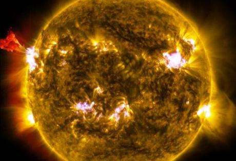 Το «φλας» του Ηλίου κατέγραψε η NASA! (VIDEO) - PatrisNews - Εφημερίδα  Πατρίς Ηλείας