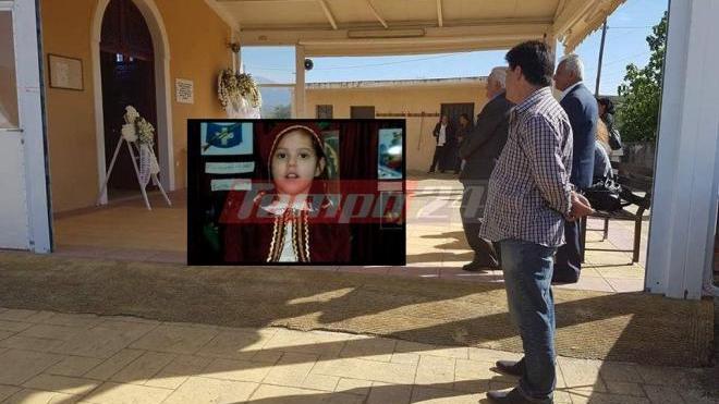 Δαφνούλα: Θρήνος στην κηδεία της 8χρονης Μαρίας που “έσβησε” μέσα στο Νοσοκομείο (PHOTOS)