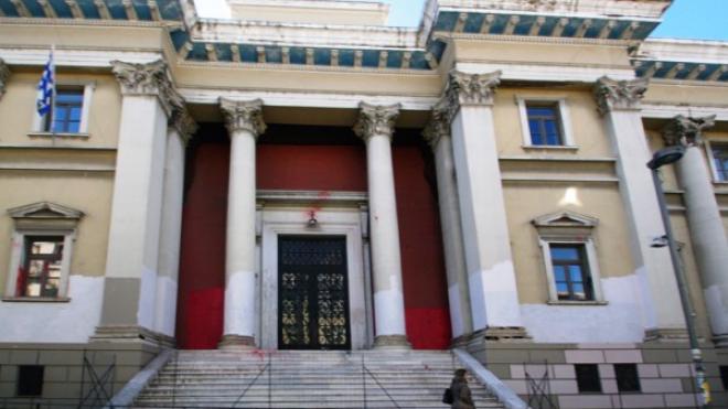 Πάτρα: Ελεύθερος με αυστηρούς όρους ο 55χρονος που απείλησε να κάψει ζωντανή τη μητέρα του
