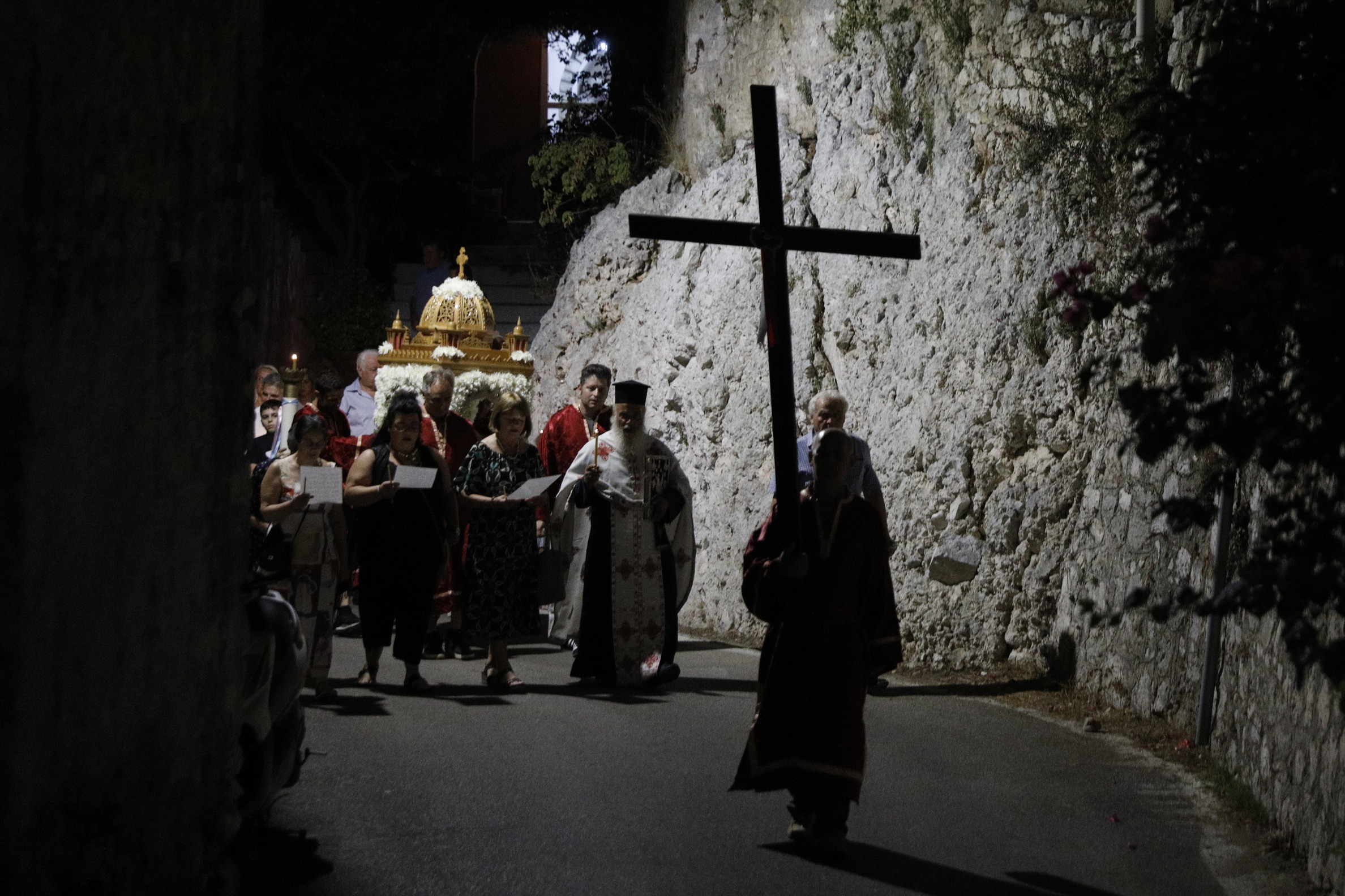 Κοίμηση της Θεοτόκου: Η Ελλάδα γιορτάζει το «Πάσχα του καλοκαιριού», έθιμα και παραδόσεις του Δεκαπενταύγουστου
