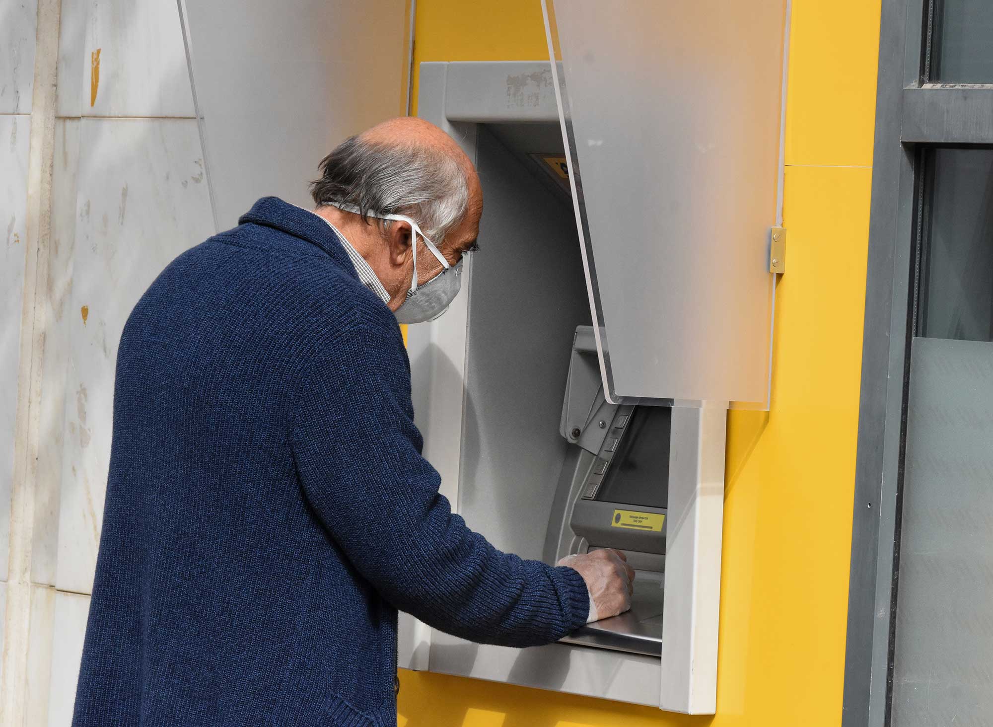 «Στα Τάρταρα» οι συντάξεις τού ιδιωτικού τομέα τον Ιούλιο 2026 λόγω της «ρήτρας Τσίπρα»!