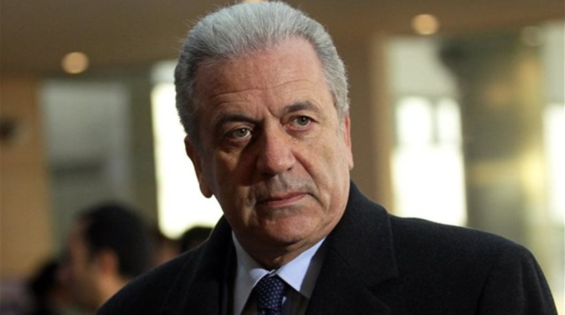 Κομισιόν: Δεν υπήρξε εσωτερική έρευνα για Αβραμόπουλο – περιορισμός σε ελέγχους συμμόρφωσης