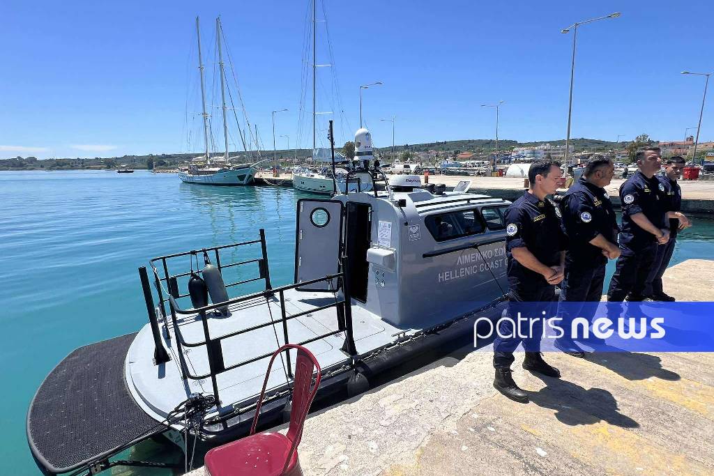 Νέο ταχύπλοο του Λιμενικού στην Κυλλήνη -ΦΩΤΟ ΑΠΟ ΤΗΝ ΠΑΡΑΔΟΣΗ Νέο ταχύπλοο του Λιμενικού στην Κυλλήνη -ΦΩΤΟ ΑΠΟ ΤΗΝ ΠΑΡΑΔΟΣΗ