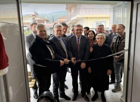 Μια κορδέλα, ένας σταθμός και δυο δήμαρχοι!