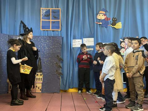 «Όταν οι σελίδες των βιβλίων συναντούν τα κάλαντα των παιδιών»