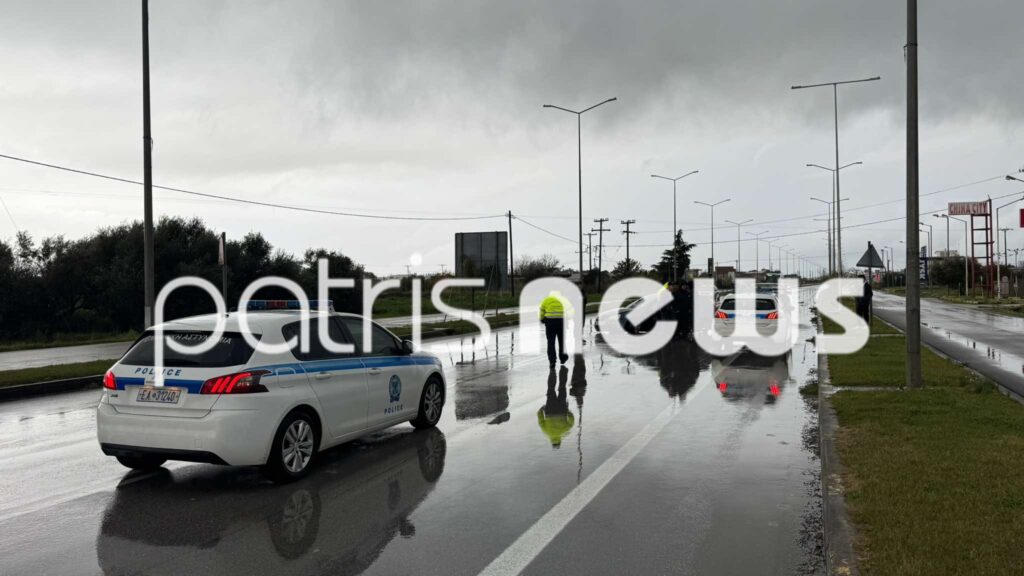 Πύργος: "Τρελή" πορεία ΙΧ που βρήκε από την εθνική οδό, χτύπησε σε κολώνα και ...επέστρεψε