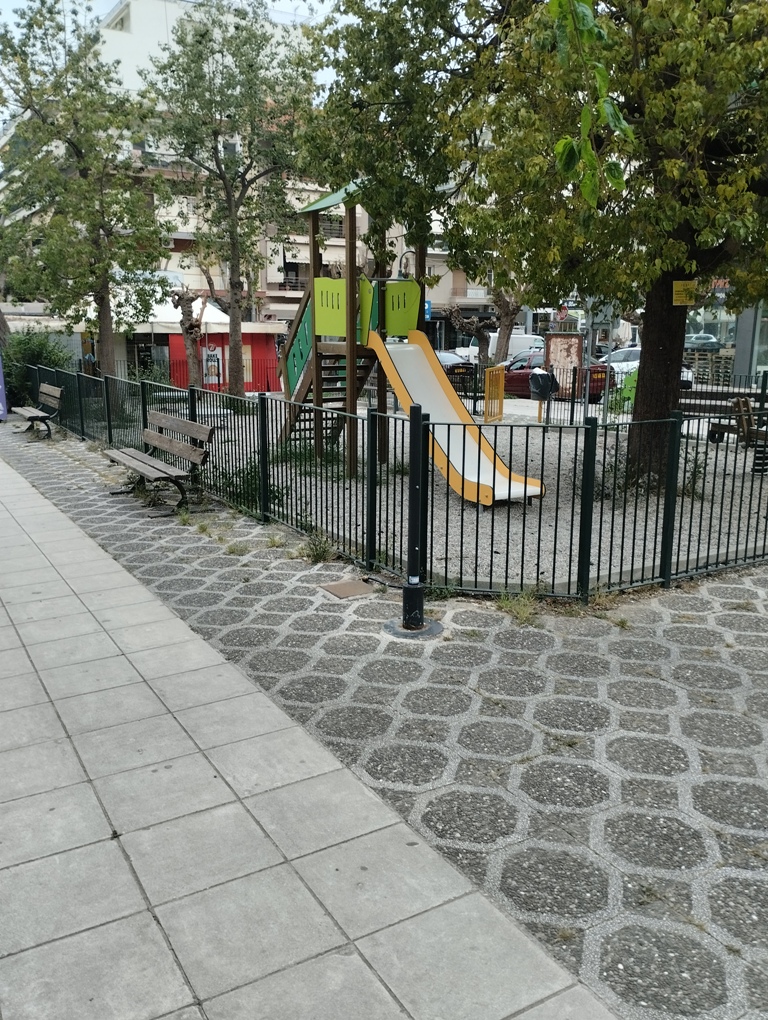 Ανακατασκευάστηκαν από το Δήμο Πατρέων 2 ακόμα παιδικές χαρές(ΦΩΤΟ) | Molonoti | Για να ξέρεις τι κρύβεται πίσω από κάθε είδηση