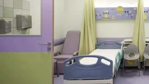 Έκκληση από μητέρα μετά την μείωση των νοσηλευτών στο Ογκολογικό Παίδων: «Συνεχίστε να δίνετε «ΕΛΠΙΔΑ» στα παιδιά