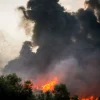 Πέθανε η γυναίκα που υπέστη ανακοπή όταν είδε τις φλόγες να πλησιάζουν το σπίτι της στο Ωραιόκαστρο