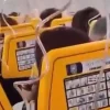 Ryanair: Νέο βίντεο από την πτήση τρόμου – «Το κεφάλι του άνδρα ήταν έξω από το σπασμένο παράθυρο» λέει επιβάτιδα