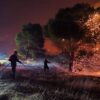 Πύρινος όλεθρος στη Δυτική Αττική: «112» για εκκένωση προς Μέγαρα – Ανεξέλεγκτες οι φλόγες σε Ψάθα και Άγιο Νεκτάριο (Εικόνες)