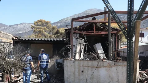 Πόρτο Γερμενό: Κρανίου τόπος η περιοχή μετά το καταστροφικό πέρασμα της φωτιάς – Ξεκίνησε η αυτοψία στα καμένα σπίτια