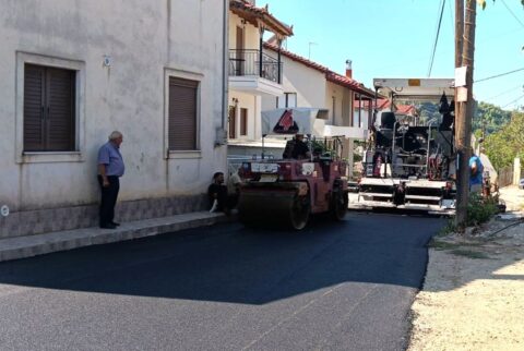 Στην τελική ευθεία οι ασφαλτοστρώσεις σε Αγραπιδοχώρι και Βάλμη στη Δ.Ε. Πηνείας