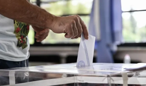Δημοσκόπηση Opionion Poll: Προβάδισμα ΝΔ – Στη Βουλή ο Κασιδιάρης