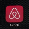 Airbnb: Τέλος στις αγγαρείες για τους επισκέπτες – Τι αλλάζει με τους νέους κανόνες